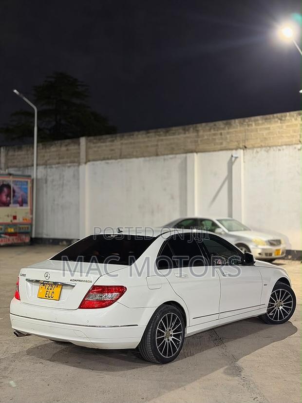 Mercedes-Benz C-Class 2009 White
