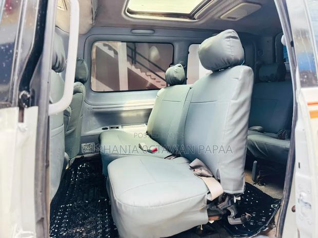 Toyota Noah 2001 White