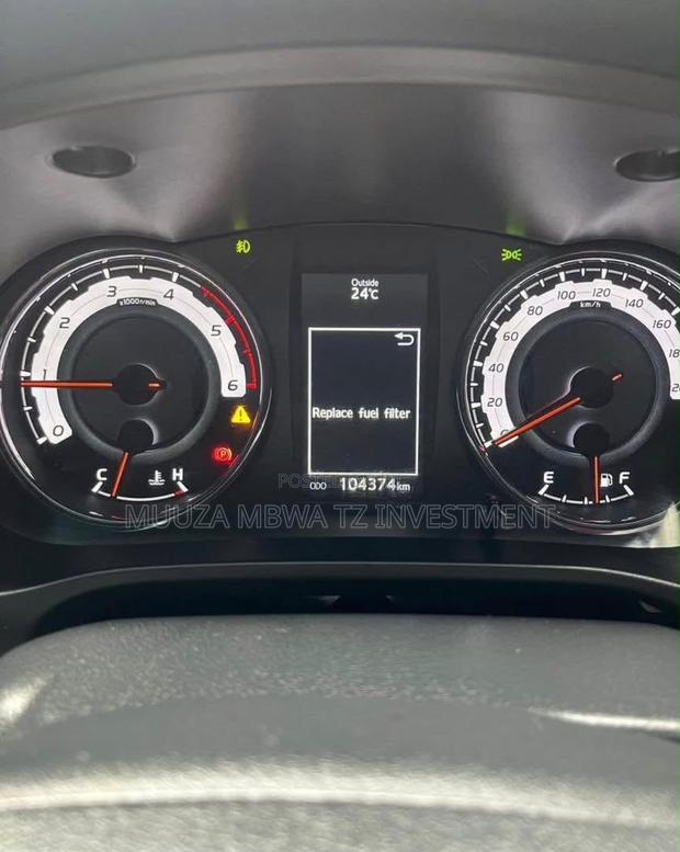 Toyota Hilux 2018 Red