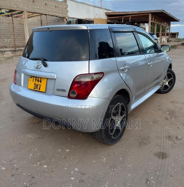 Toyota IST 2007 Silver