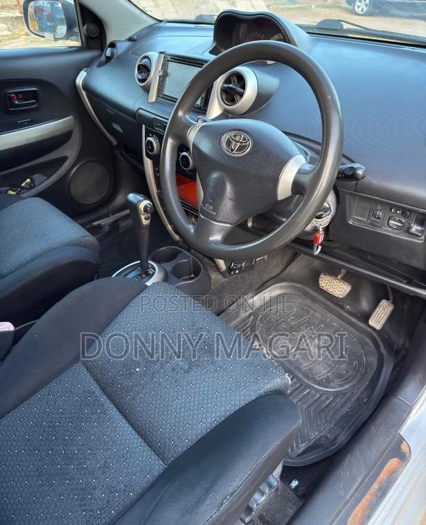 Toyota IST 2007 Silver