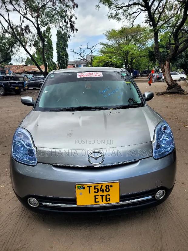Mazda Verisa 2010 Silver