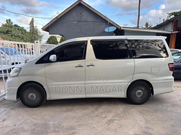 Toyota Alphard 2007 White