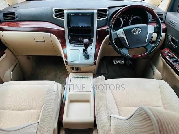 Toyota Alphard 2.4 Petrol AWD 2008 White