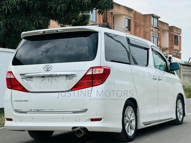 Toyota Alphard 2.4 Petrol AWD 2008 White