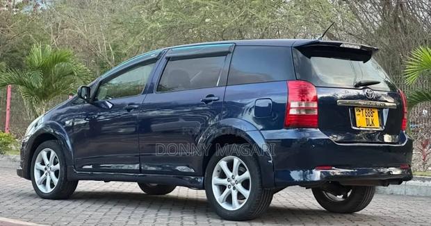 Toyota Wish 2004 Blue
