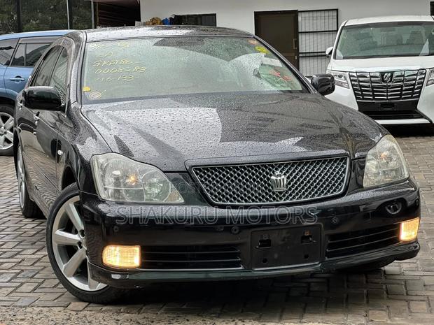 Toyota Crown Royale 2005 Black