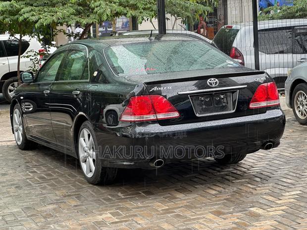 Toyota Crown Royale 2005 Black