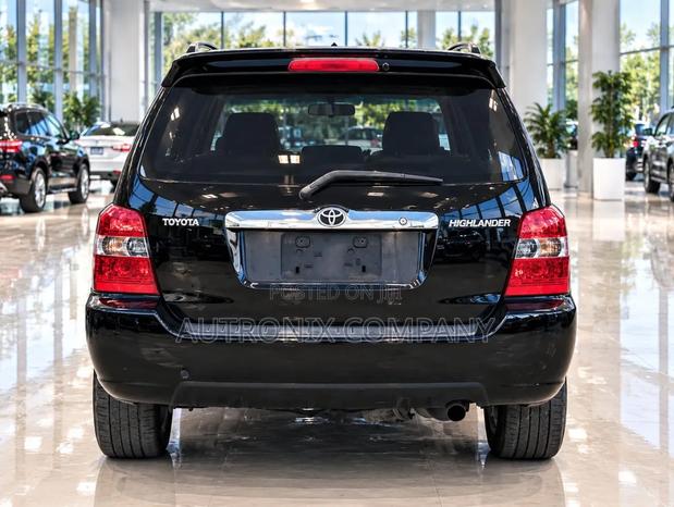 Toyota Kluger 2001 Matt Black