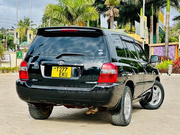 Toyota Kluger 2005 Black