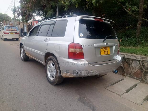 Toyota Kluger 2003 Silver