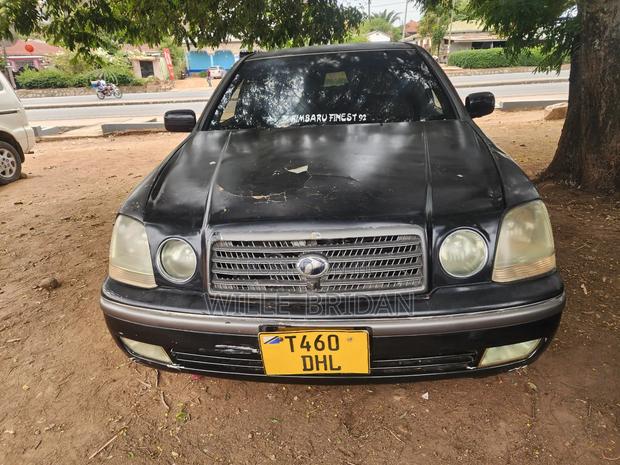 Toyota Progress 2004 Black