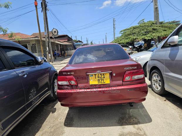 Toyota Carina 2001 Red