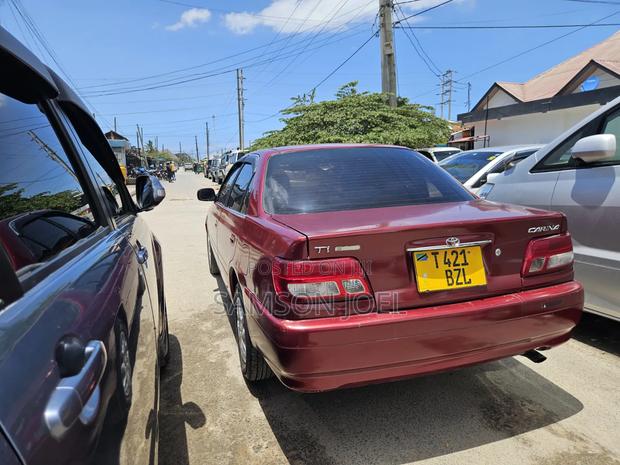Toyota Carina 2001 Red