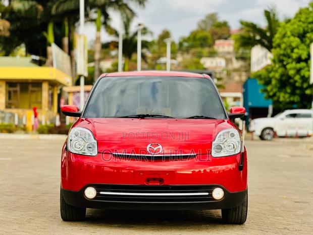 Mazda Verisa 2010 Red