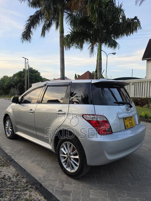 Toyota IST 2006 Silver