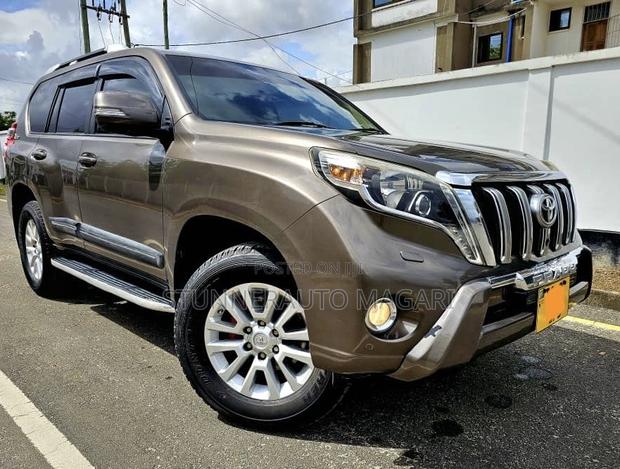 Toyota Land Cruiser Prado 2017 Brown