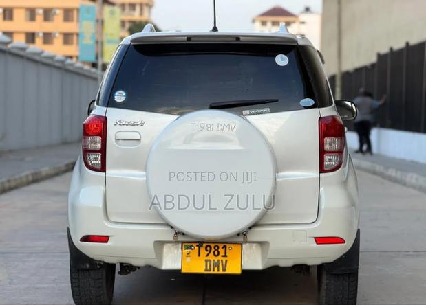 Toyota Rush 2006 White