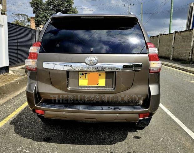 Toyota Land Cruiser Prado 2017 Beige