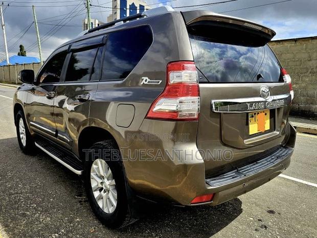 Toyota Land Cruiser Prado 2017 Beige