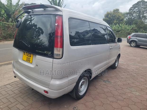 Toyota Noah 2.0 AWD (8 Seater) 2002 Silver