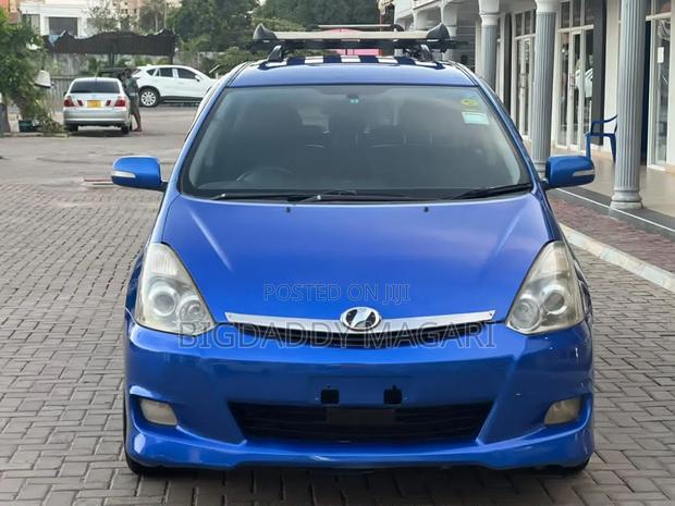 Toyota Wish 2005 Blue