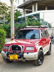 Suzuki Escudo 2000 Red for sale