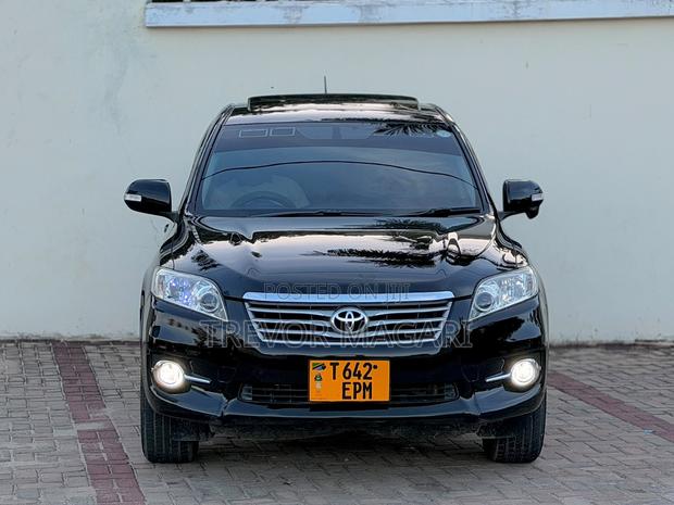 Toyota Vanguard 2011 Black