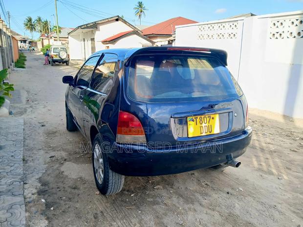 Toyota Starlet 1999 Blue