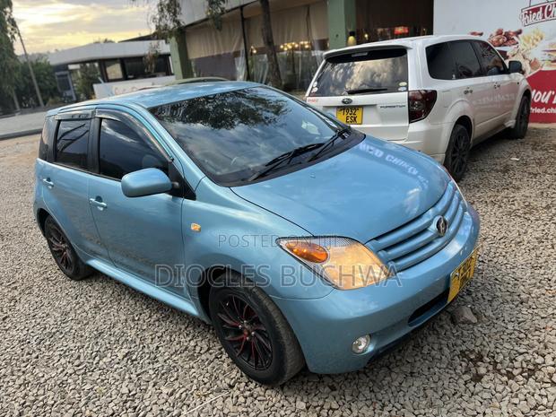 Toyota IST 2005 Blue