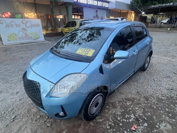 Toyota Vitz 2006 Blue