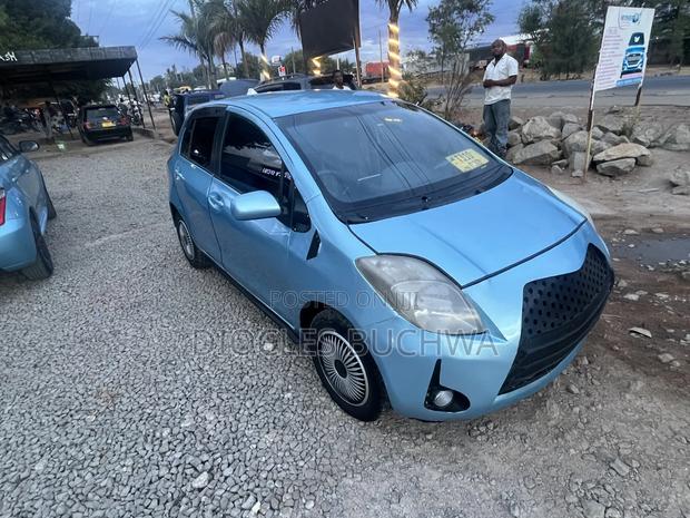 Toyota Vitz 2006 Blue