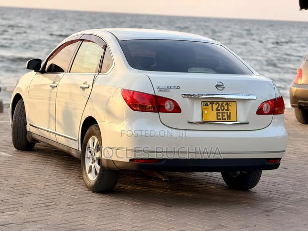 Nissan Bluebird 2017 White