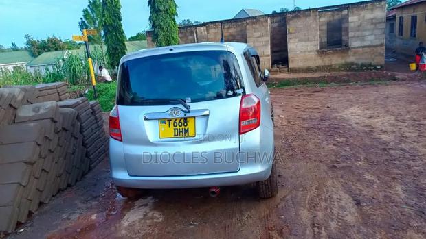 Toyota Ractis 1.5 AWD 2006 White