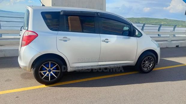 Toyota Ractis 1.5 AWD 2006 White