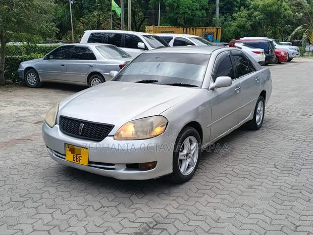 Toyota Mark II 2002 Silver