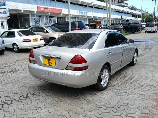 Toyota Mark II 2002 Silver