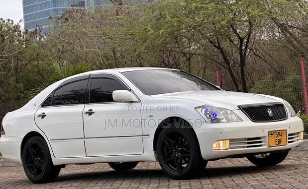 Toyota Crown 2006 Pearl