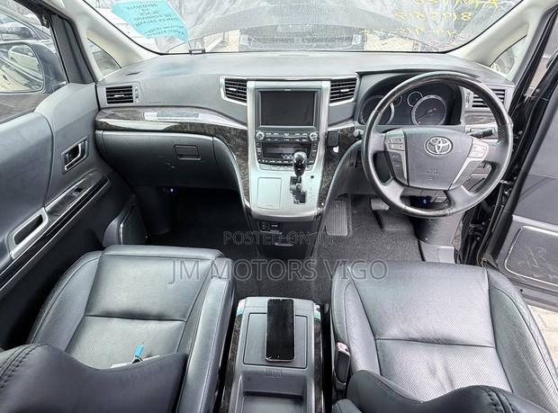 Toyota Alphard 2011 Black