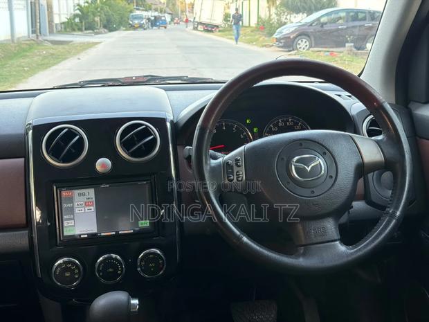 Mazda Verisa 2009 Blue