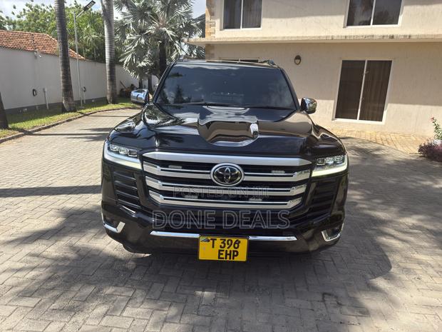 Toyota Land Cruiser 2023 Black