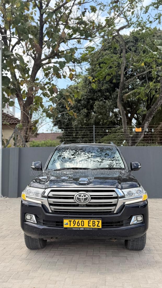 Toyota Land Cruiser 2017 Black