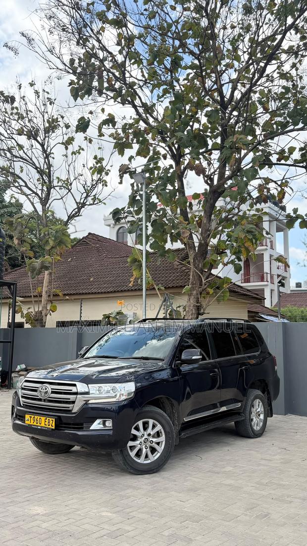 Toyota Land Cruiser 2017 Black