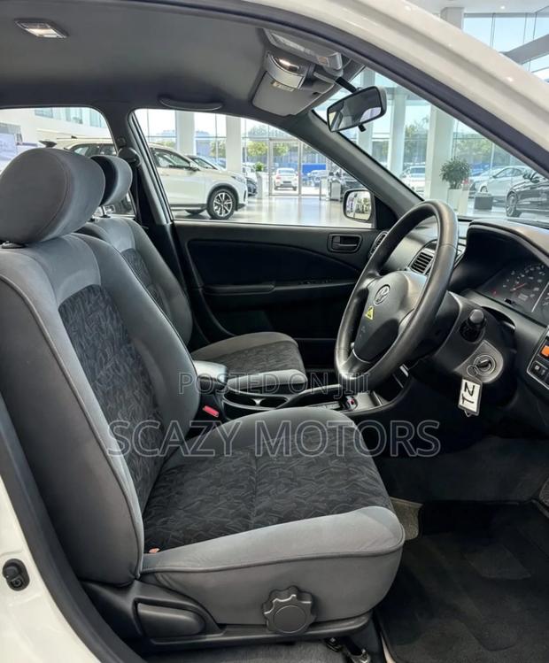 Toyota Carina 2000 White