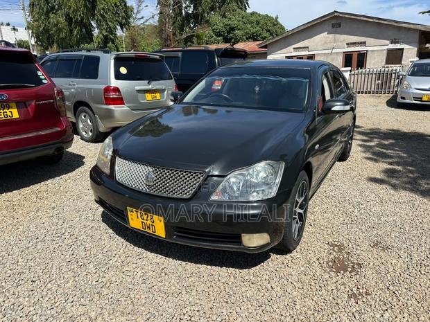 Toyota Crown Royale 2005 Black