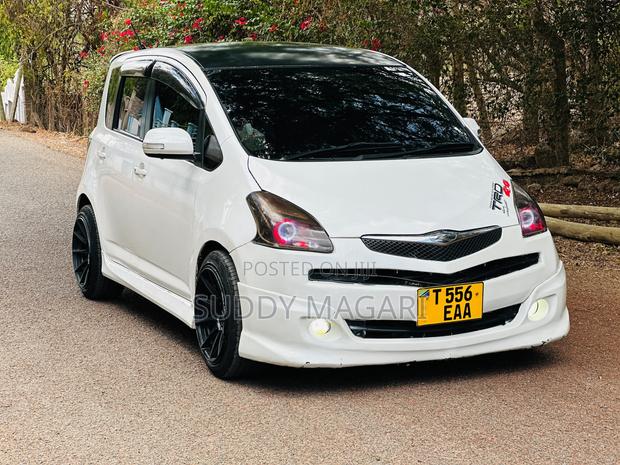Toyota Ractis 2006 White