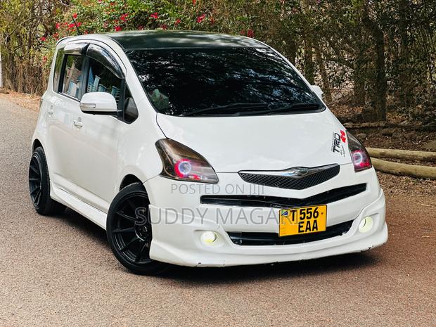 Toyota Ractis 2006 White