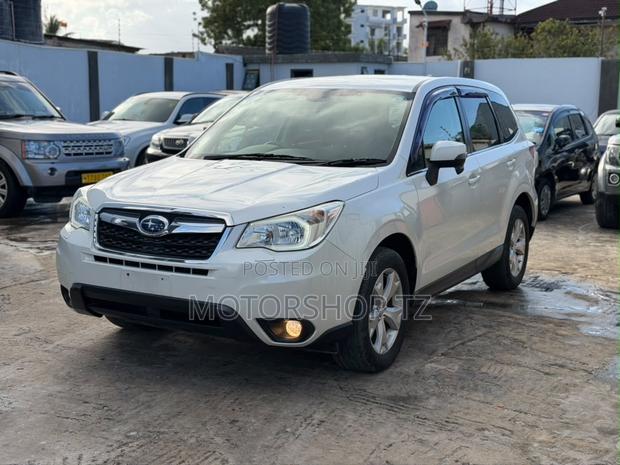 Subaru Forester 2.0XT Premium 4dr SUV AWD (2.0L 4cyl Turbo CVT) 2014