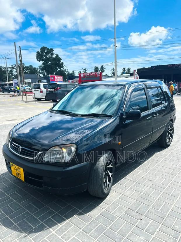 Toyota Raum 1.5 AWD 2004 Black