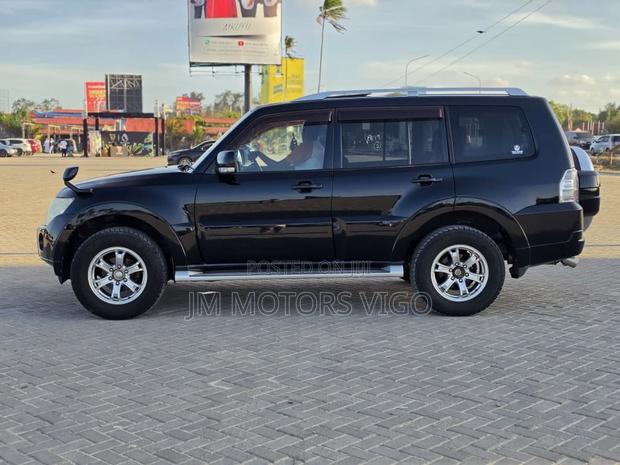 Mitsubishi Pajero 2010 Black